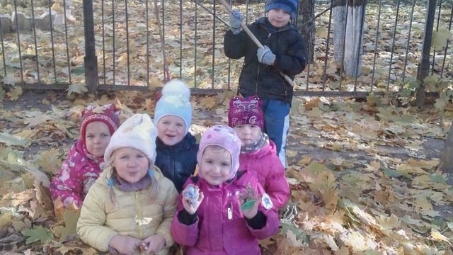 Презентация "Какими мы были " для родителей на выпускном вечере ГБОУ Школа № 883 гр.№18 "Теремок" смотреть онлайн