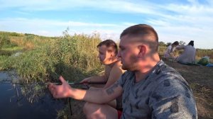 ЖЕНА ЗА РУЛЕМ!  НА РЫБАЛКУ СЕМЬЕЙ! ЛЮДИ ВЫБИЛИ РЫБУ,НАПАКОСТИЛИ! Виталий Зеленый! ВЛОГ!