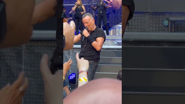 BRUCE SPRINGSTEEN- „Nightshift“ (Excerpt)- LIVE- June, 21st, 2023- Düsseldorf, Germany смотреть онлайн