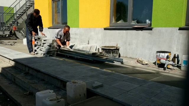 Укладка кривой тротуарной плитки смотреть онлайн