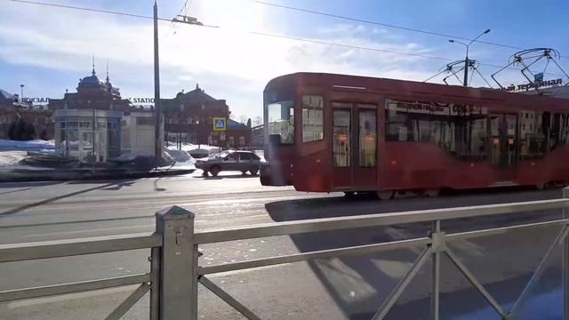 2 трамвая 71-407-01 №1127 и 1123 маршрут №5, проезжают возле Ж/Д Вокзала. Казань смотреть онлайн