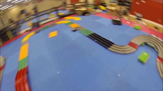 【ミニ四駆】Tamiya Mini 4WD Racing: Mini 4WD Dojo Featuring Mad Tang смотреть онлайн