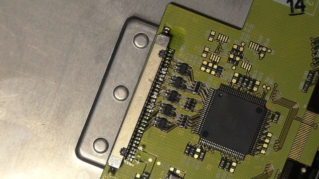 Старик еще поживет. Жуткий ремонт монитора смотреть онлайн