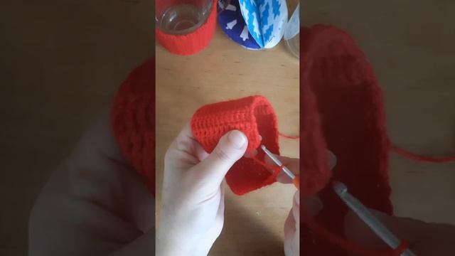 СУПЕР ИДЕЯ ПОДАРКА НА НОВЫЙ ГОД!|Наряд для кружки крючком смотреть онлайн