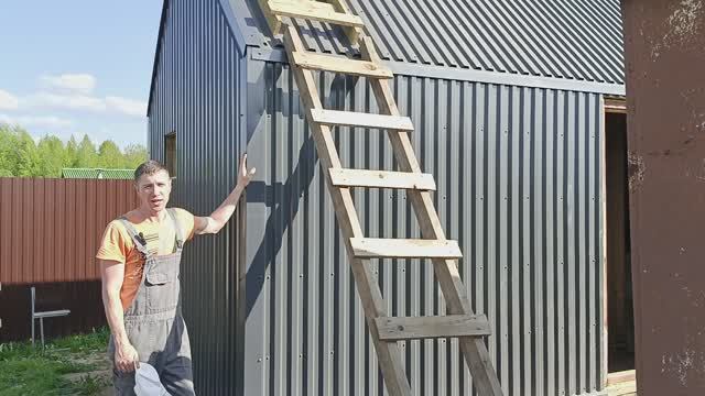 Закрываю щели снаружи бани уголками, отливами, торцевыми планками. смотреть онлайн