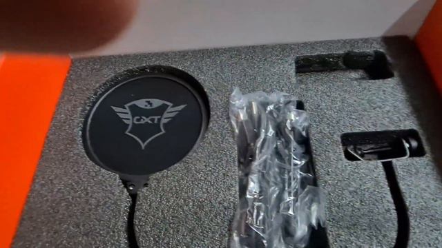 Unboxing du micro perche Trust GXT 252+ Emita Plus смотреть онлайн