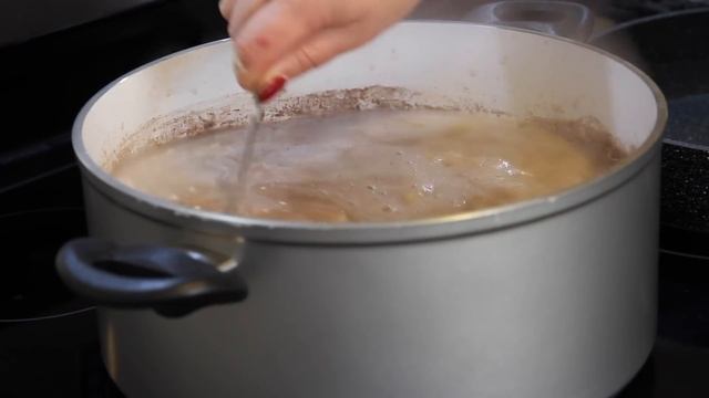 Пасуля заправляна.Закарпатська кухня. Смакота!! Фасолевый суп на сметане по-закарпатски. смотреть онлайн