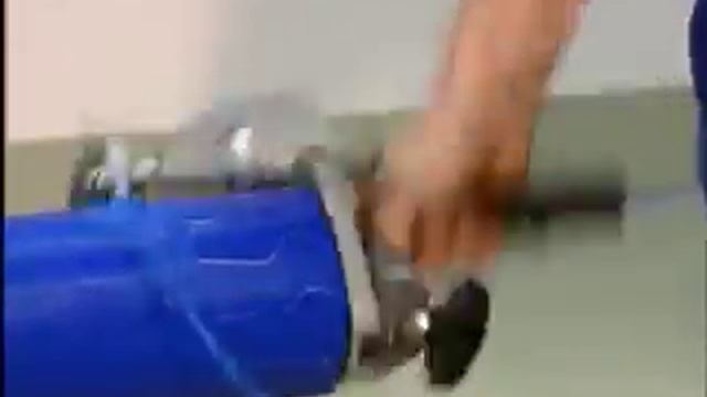 Монтаж ПНД труб. Как снять оксидный слой? Зачистное устройство - принцип работы. смотреть онлайн