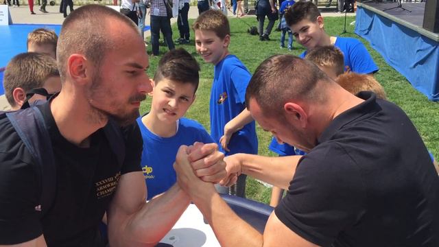 How to win at Armwrestling Filip Hrgovic vs pro armwrestler boxer vs armwrestler смотреть онлайн