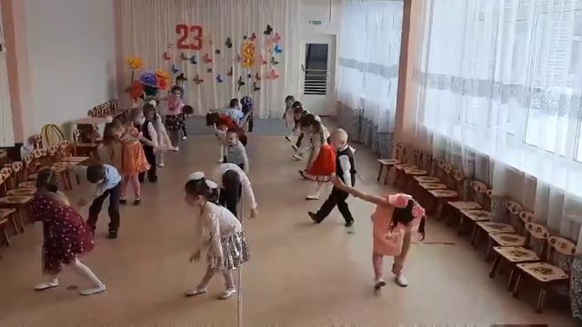 Танец Далеко от мамы смотреть онлайн