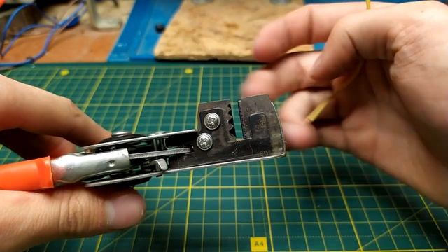 Как паять паяльником ? Как научиться паять ? Cамое простое пояснения смотреть онлайн