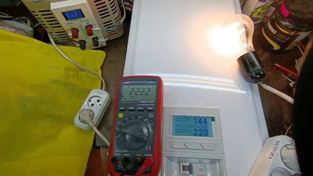 Стабилизатор Элекс Килогерц 1-50.Плавная регулировка выходного напряжения и отсутствие мерцания.