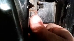 Снятие двери с автомобиля Шевроле Нива, замена втулок дверных петель .