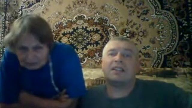 Моя мама против меня — Мы смотрим пародию по компу смотреть онлайн