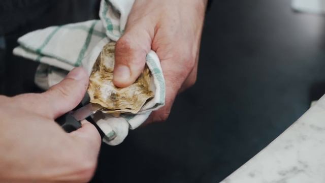 Как открыть устрицы? Способ №1 | Джон Дори смотреть онлайн