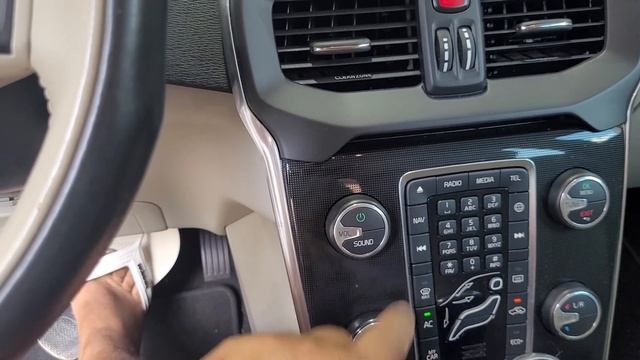 Volvo V40 T4 momentum смотреть онлайн