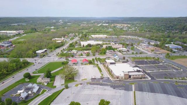 Drone around Exton Square Mall смотреть онлайн