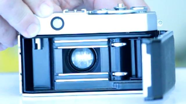 Kuribayashi Petri F1.9 Color Corrected Super 35MM CAMERA смотреть онлайн