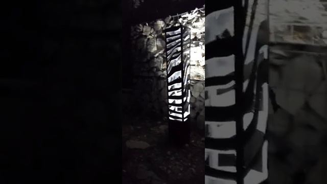 Садовый светильник "Волны " ночью светится смотреть онлайн