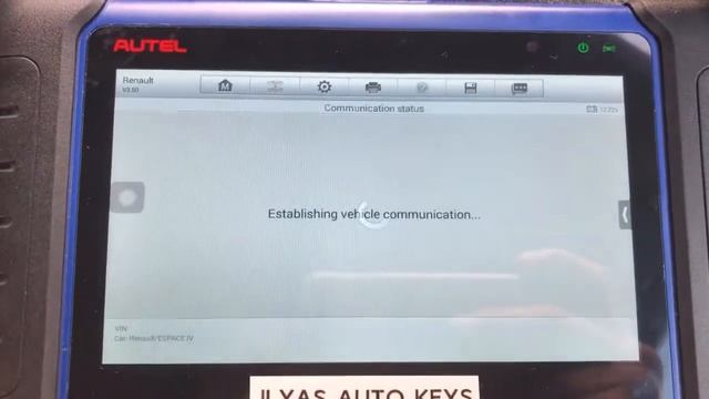 Programming a Spare Key Card for Renault Espace 4 (2006) with Autel Im508 смотреть онлайн
