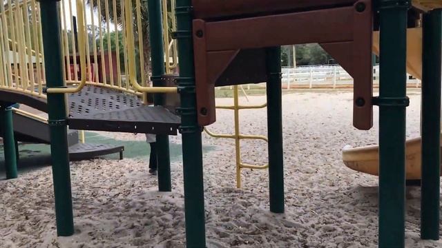 Tradewinds Park - Weehoo Bike Trailer Test - GioVentures Biking смотреть онлайн