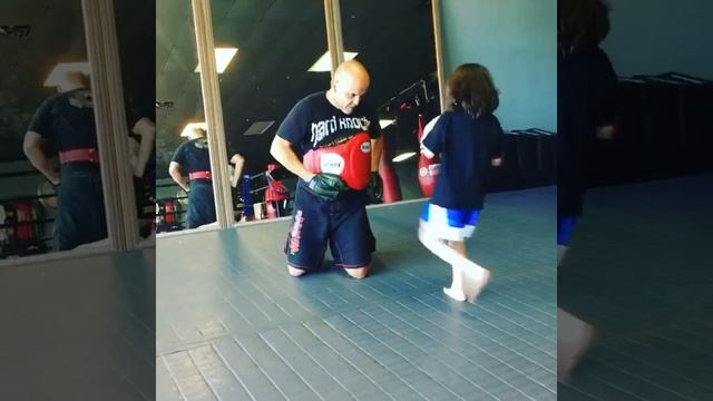 Father and son, Kids Muay Thai! смотреть онлайн