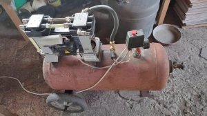 Компрессор из газового баллона.Инструкция, как делать ненужно