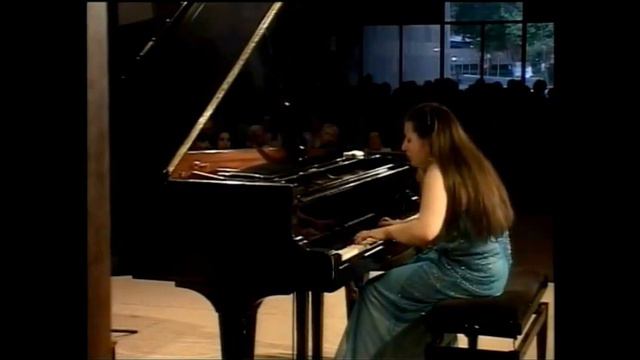 Arus Adjemian - Edvard Mirzoyan "Sad Waltz" смотреть онлайн