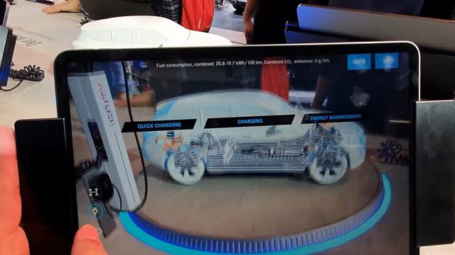 mercedes benz AR experience смотреть онлайн