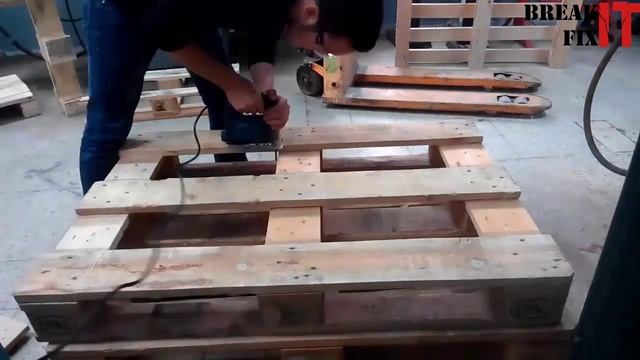 DIY Pallet Couch and Coffee Table - EASY ! смотреть онлайн