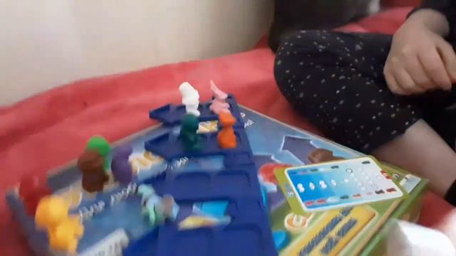 играю в "Это логично" ✌ смотреть онлайн