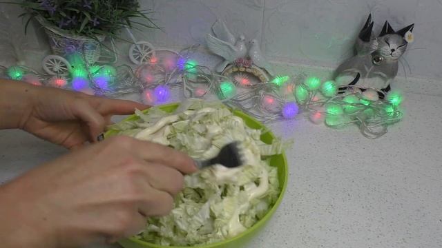 ВКУСНЫЙ САЛАТ НА ПРАЗДНИК ИЗ ПЕКИНСКОЙ КАПУСТЫ С КРЕВЕТКАМИ, КРАБОВЫМИ ПАЛОЧКАМИ /// ВКУСНО И ПРОСТ смотреть онлайн