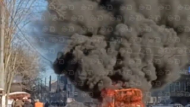 В Смоленске полыхал троллейбус смотреть онлайн