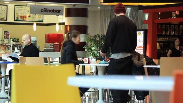 Со вкусом клубники. Прикол над девушками. смотреть онлайн