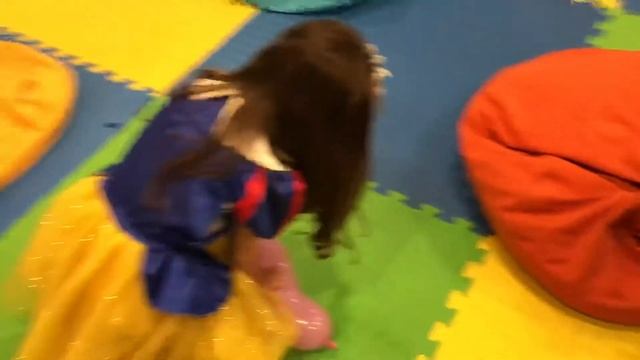 Kids games with balloons Masquerade Birthday Party/ Игра с балони смотреть онлайн