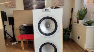 Unboxing of KEF Q550 Floorstanding Speakers