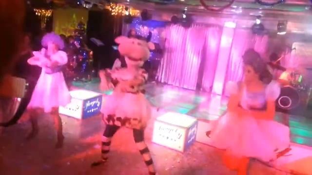 Русский ресторан Рандеву возле Hanny Home смотреть онлайн