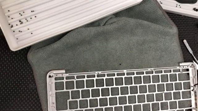 Macbook Air 2012 11インチ キーボード交換修理