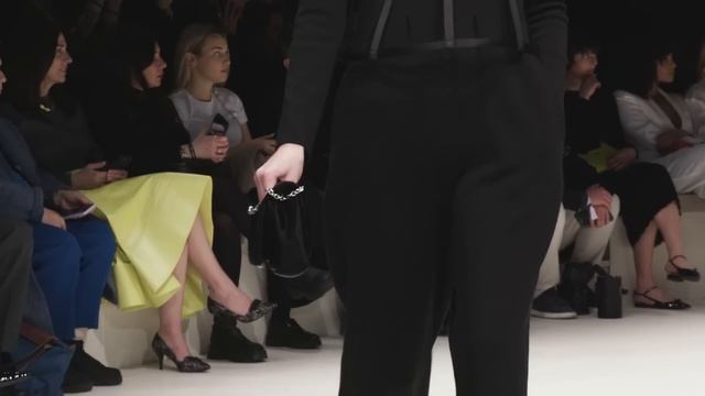 Emporio Armani Women's Fall Winter 2023-24 Fashion Show смотреть онлайн