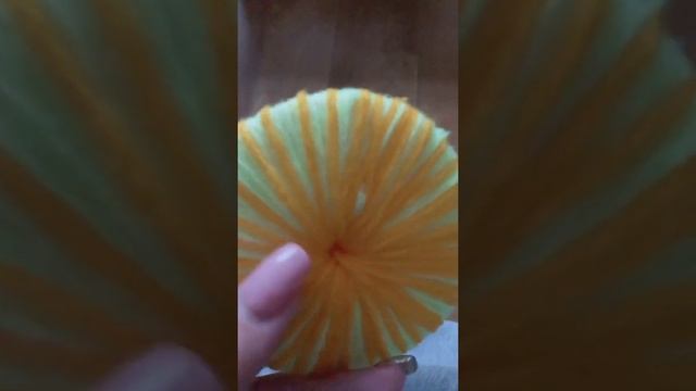 цыпленок из помпонов смотреть онлайн