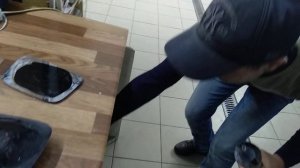 Как правильно приклеить зеркальный элемент.