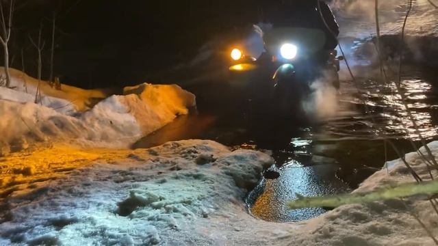 Переезжаем речушку на мотоциклах урал днепр зимой смотреть онлайн