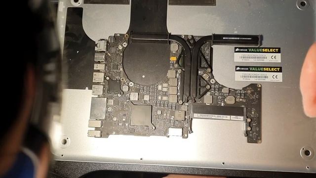 Grafik Problem beseitigen Macbook Pro von 2011 ( как решить проблему графики ) #macbook #apple смотреть онлайн