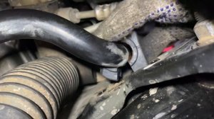 Замена втулок переднего стабилизатора Dodge Caliber / Jeep Patriot Compas / Outlander ASX