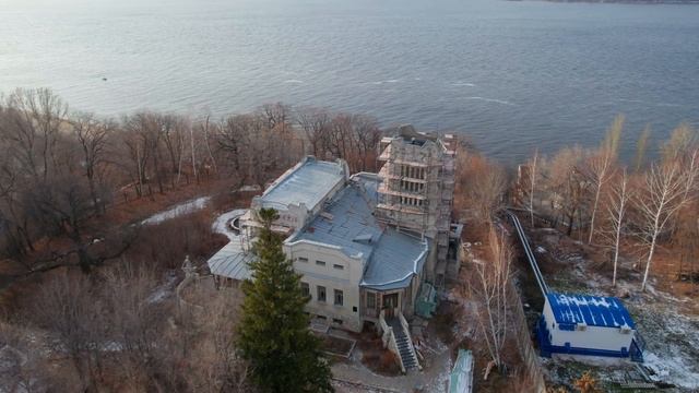 В Самаре идет реставрация дачи купца Головкина (дом со слонами на берегу Волги) смотреть онлайн