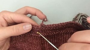 Как закрыть петли спицами без скручивания края, при выполнении лицевой глади