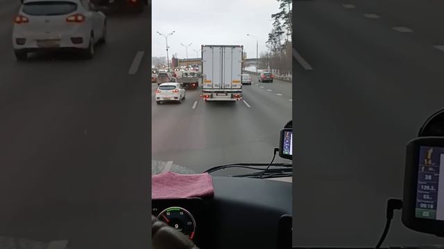 Водители, будьте взаимовежливы на дорогах. Москва МКАД пробка. Дальнобойщики. Деловые линии. смотреть онлайн