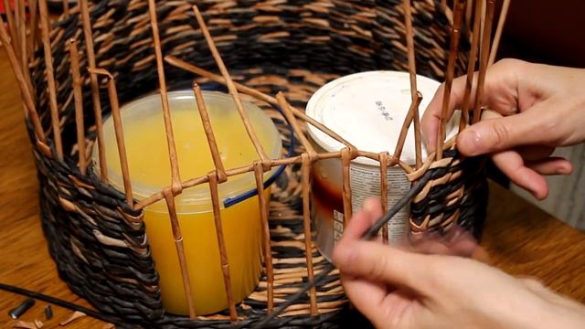 КОШКИН ДОМ ИЗ БУМАЖНОЙ ЛОЗЫ СВОИМИ РУКАМИ|Как сделать дом для кота из газетных трубочек - бумаги. М смотреть онлайн