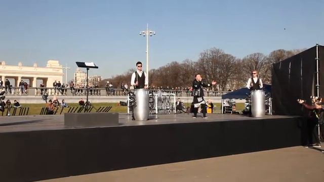 Барабанщики + горловое пение смотреть онлайн