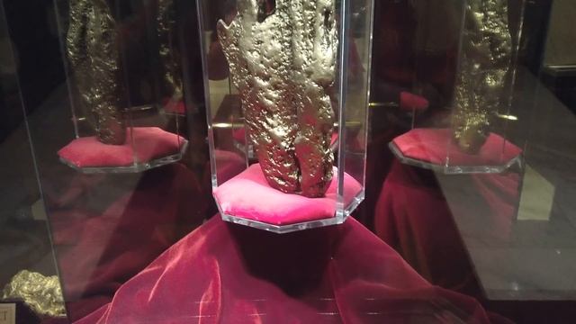 biggest golden nugget in existence - Golden Nugget Casino - Las Vegas смотреть онлайн